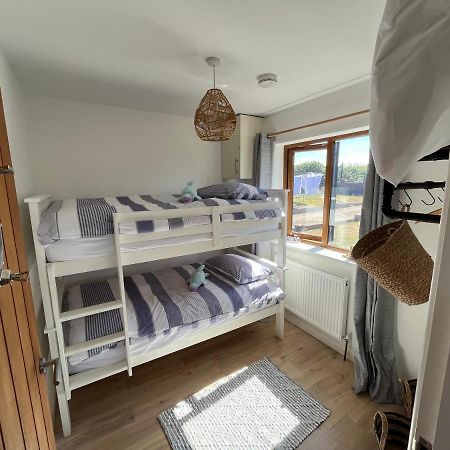 Oak Valley Lodges & Camping Pett Bagian luar foto