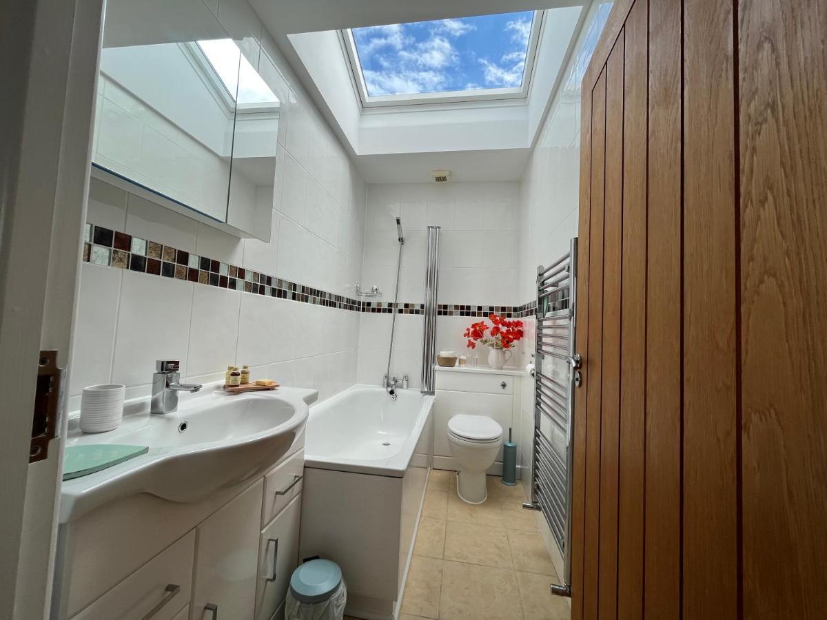 Oak Valley Lodges & Camping Pett Bagian luar foto