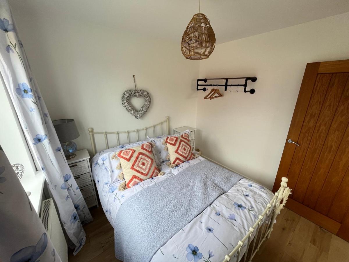 Oak Valley Lodges & Camping Pett Bagian luar foto