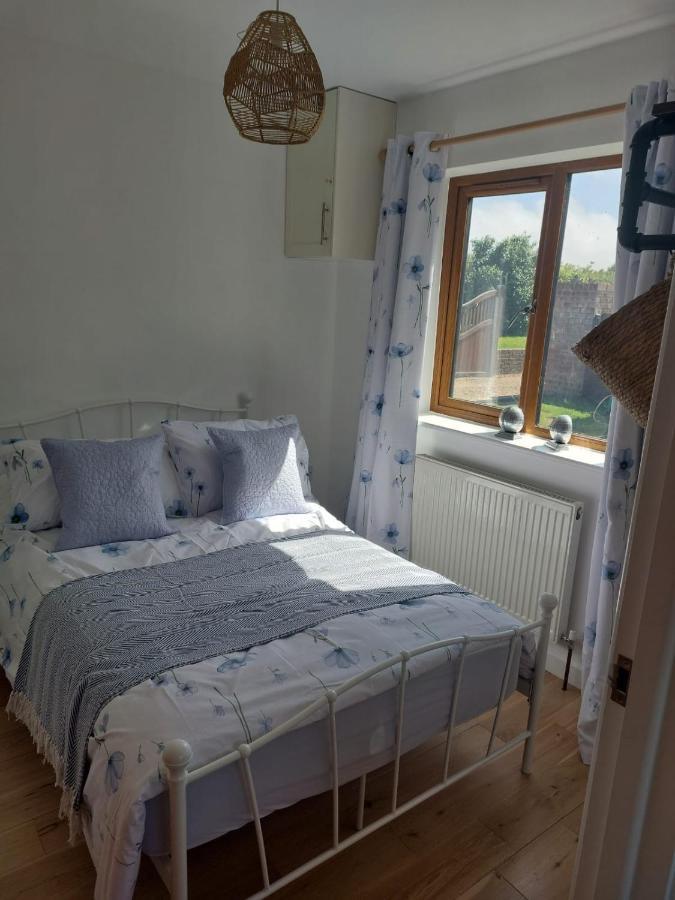 Oak Valley Lodges & Camping Pett Bagian luar foto
