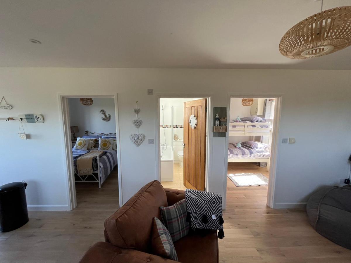 Oak Valley Lodges & Camping Pett Bagian luar foto